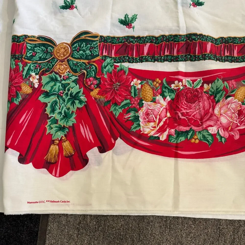 Hallmark Wamsutta Cut to Length Poinsettia Christmas Tablecloth 4 yard 72